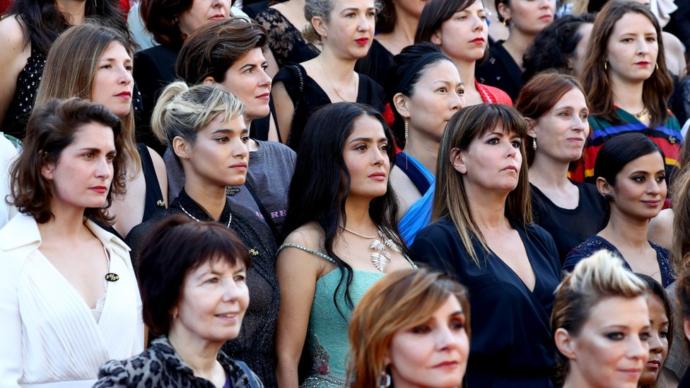 Cannes Film Festivali'nin Kırmızı Halısında Ünlü Kadınlardan Cinsiyet Ayrımcılığı Protestosu