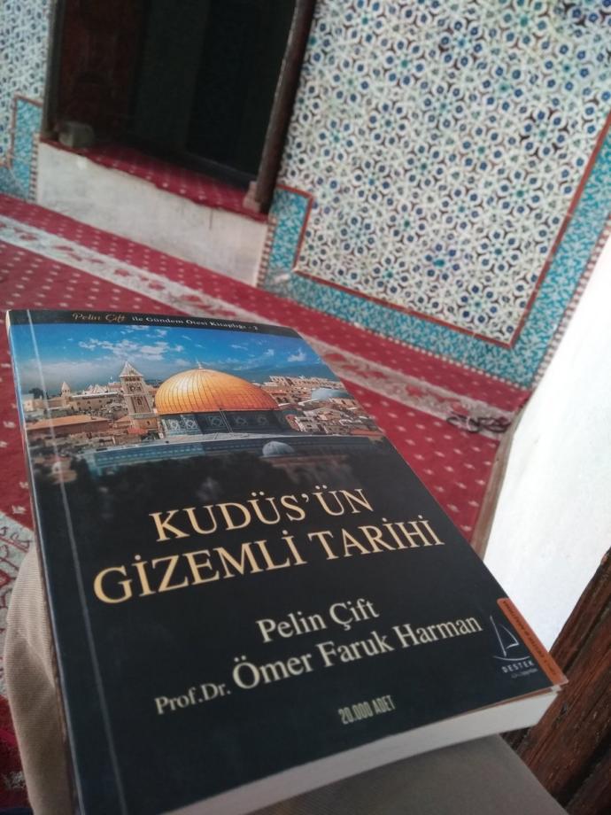 Okumak Dikkat Çeker: Dikkat Çeken Kitaplar Hangileri?