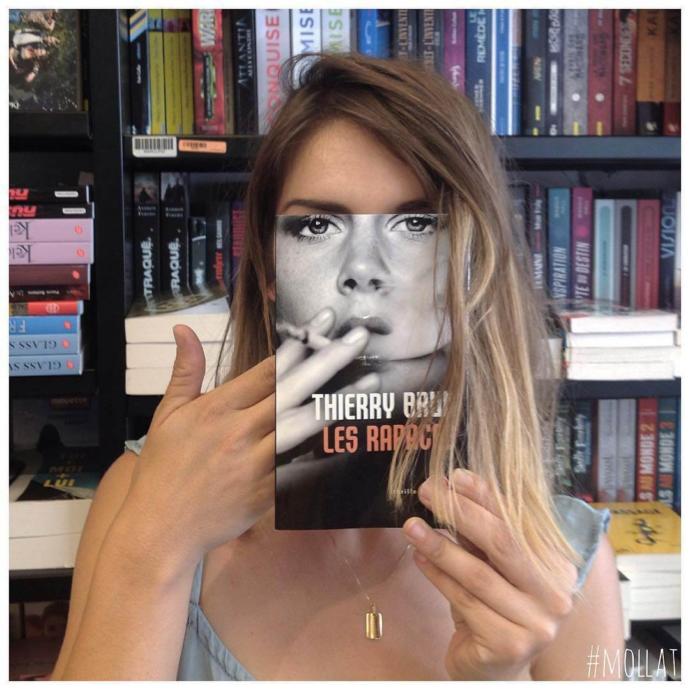 Kitap Kapaklarıyla Okuyucuların Yüzünü Birleştiren Mükemmel Bir Akım: Book Face!