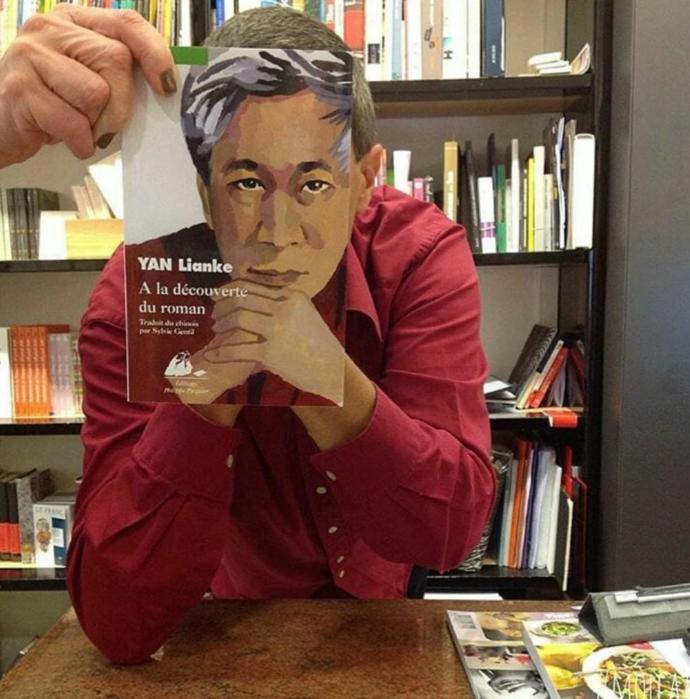 Kitap Kapaklarıyla Okuyucuların Yüzünü Birleştiren Mükemmel Bir Akım: Book Face!