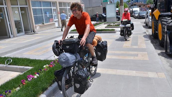 Balayında Bisikletle Dünya Turuna Çıktılar