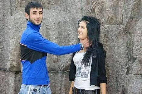 Hepsi Birbirinden Garip Sahiplenen Erkek Tutuşları!