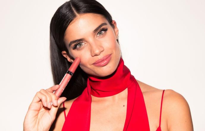 Victoria's Secret Seksi Mankenlerinden Sara Sampaio'nun Günlük Rutin Makyajı!