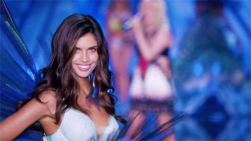 Victoria's Secret Seksi Mankenlerinden Sara Sampaio'nun Günlük Rutin Makyajı!