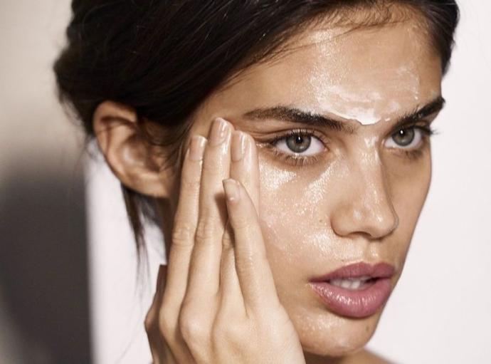 Victoria's Secret Seksi Mankenlerinden Sara Sampaio'nun Günlük Rutin Makyajı!