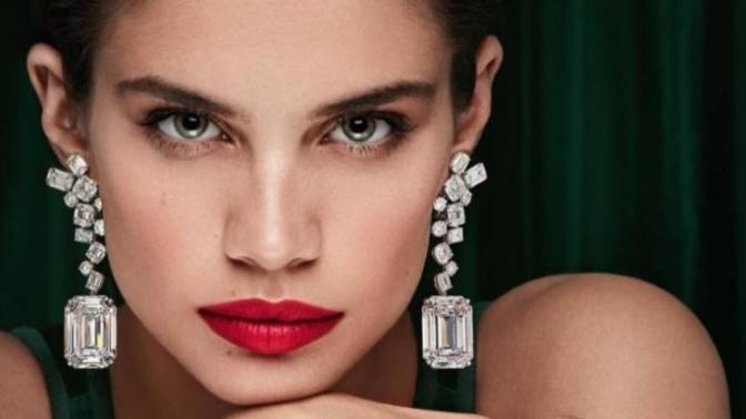 Victoria's Secret Seksi Mankenlerinden Sara Sampaio'nun Günlük Rutin Makyajı!