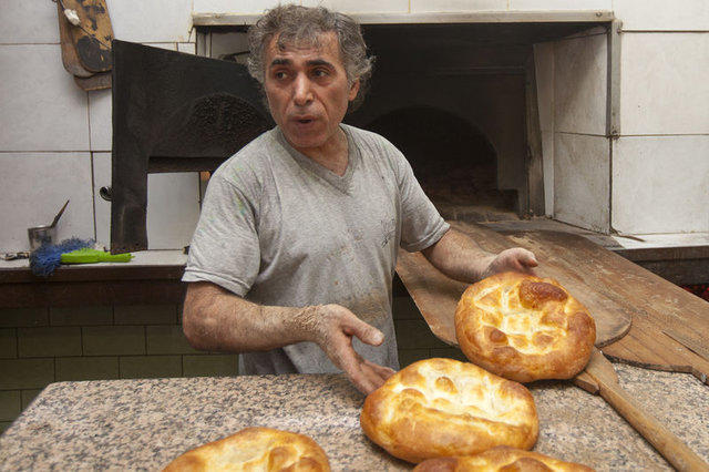 Ramazan Ayının Vazgeçilmezi Ramazan Pidesi Nasıl Yapılır?