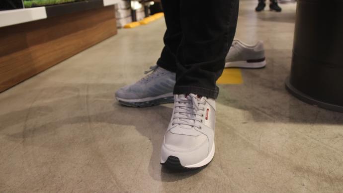 Moda İkonu Kızlar Buraya! Bu Yazın En Tarz Sneakerlarını Buldum, Mutlaka Görmelisiniz!