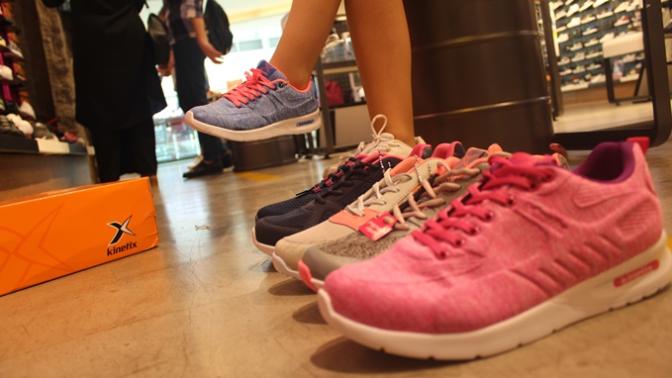 Moda İkonu Kızlar Buraya! Bu Yazın En Tarz Sneakerlarını Buldum, Mutlaka Görmelisiniz!