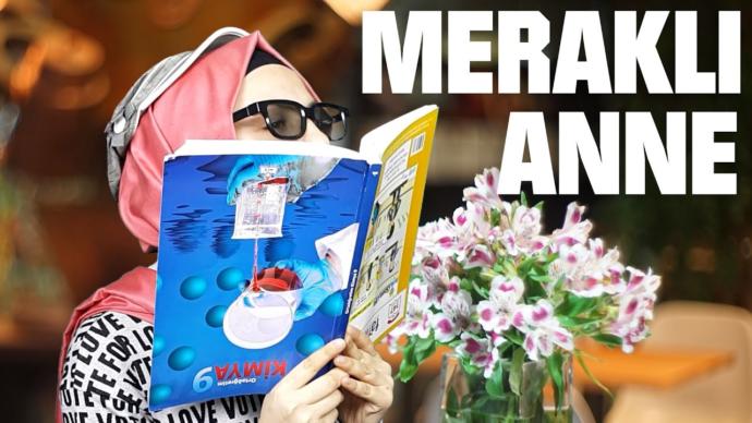 Anneler Memnun Olmaz, Anneysen Garip Davranırsın!