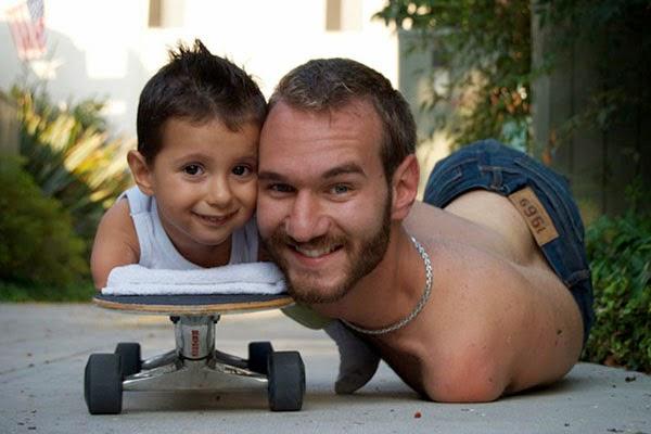 O Bir Azim Ve Başarı Hikayesi: Eksiklerini Kalbiyle Tamamlayan Uzuvsuz Adam Nick Vujicic
