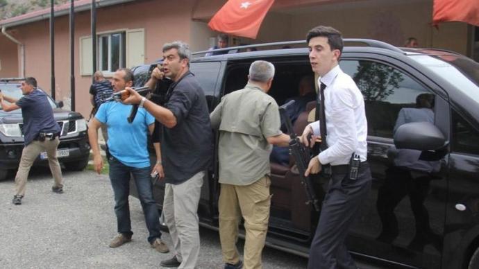 Son Dakika: Kılıçdaroğlu'nun Konvoyuna Saldıran Terörist Etkisiz Hale Getirildi