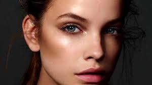 Yaz Makyajının Püf Noktalarını İşin Uzmanından, Bir Make Up Artistten Öğreniyoruz!