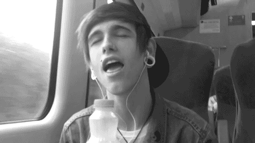 Hayata Yalnız Yaşayan İnsanların Penceresinden Bakın!