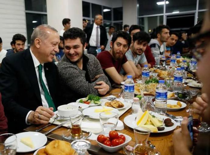 Yazın Özgür Ruhunu Saçlarınıza Taşıyacak Birbirinden Muhteşem Saç Aksesuarları!
