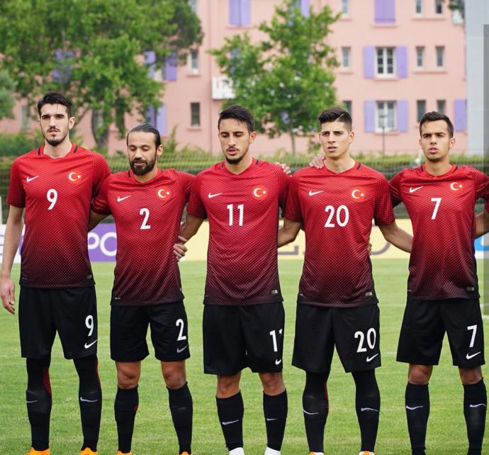 Antalyaspor'da Forma Giyen, Gelecek Vadeden Yetenekli Ve Yakışıklı Futbolcu Harun Alpsoy Kimdir?