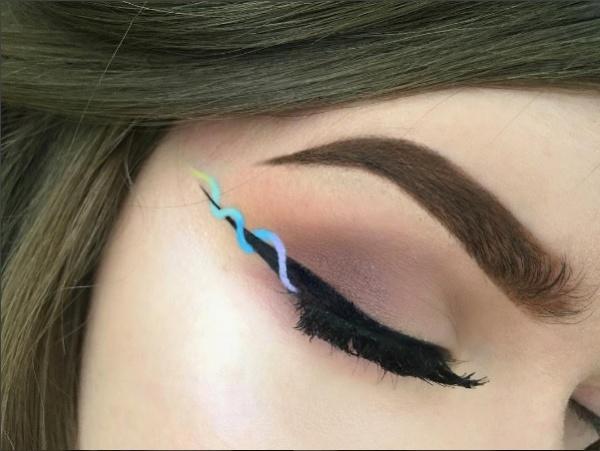 Helix Eyeliner Nasıl Çekilir?