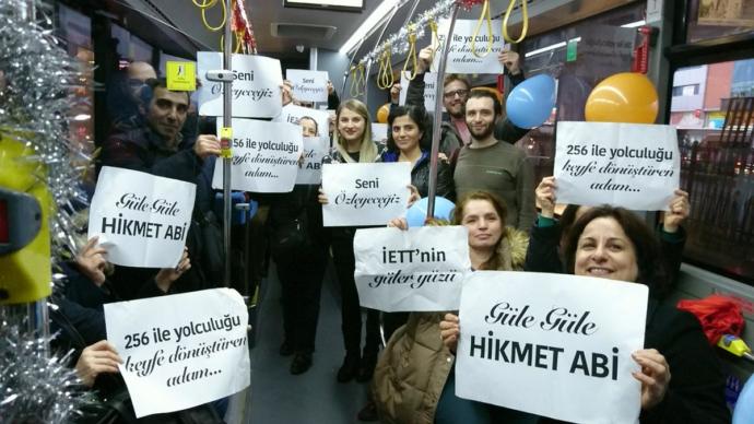 Şiir Gibi Bir Adam: Yolcularına Soğukta Üşümesinler Diye Whatsap Mesajı Atan Halk Otobüsü Şöförü Hikmet Yılmaz