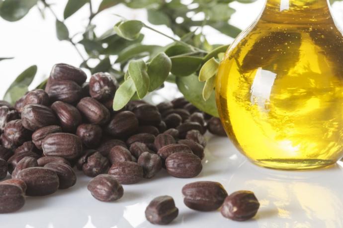 Saçlarınıza İpeksi Bir Dokunuş Kazandıracak Birbirinden Güzel Mucizevi Yağlar!