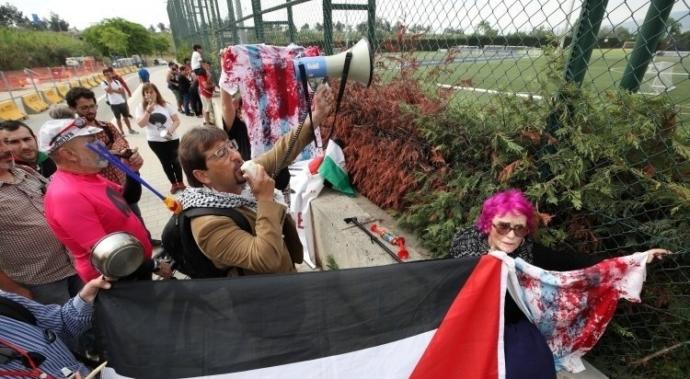 Dünya Kupasının Favori Takımlarından Arjantinli Messi ve Takım Arkadaşlarına İsrail Protestosu