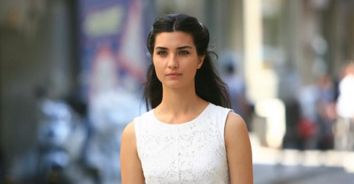 Onlar Siyah Saçlarının Asaletiyle Gönüllere Taht Kurdular! Siyah Saçı En Güzel Taşıyan Ünlüler Kimler?