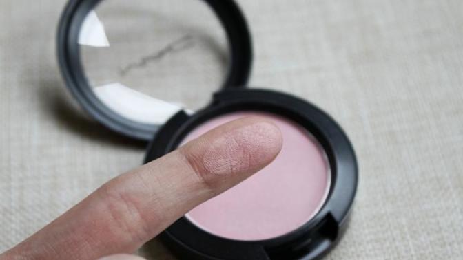 Pink, Peach veya Rose: Hangi Allık Cilt Tonuna Uyumlu?