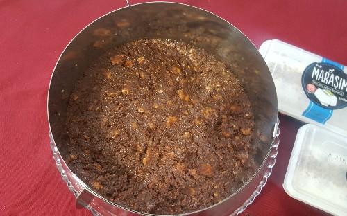 Yaz Sıcaklarını Çekilir Kılan Dondurmalı Pasta Nasıl Yapılır?