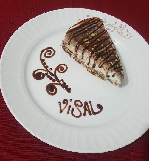 Yaz Sıcaklarını Çekilir Kılan Dondurmalı Pasta Nasıl Yapılır?
