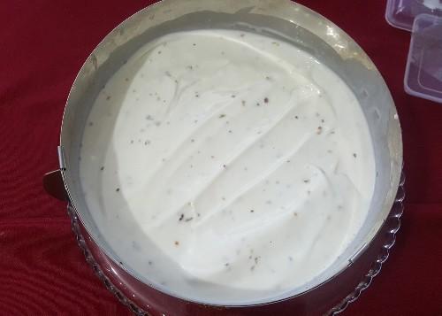 Yaz Sıcaklarını Çekilir Kılan Dondurmalı Pasta Nasıl Yapılır?