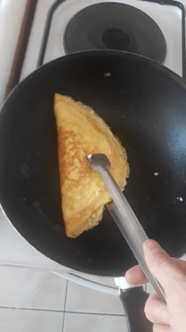 Lor Peynirli Omlet Kapama Nasıl Yapılır?