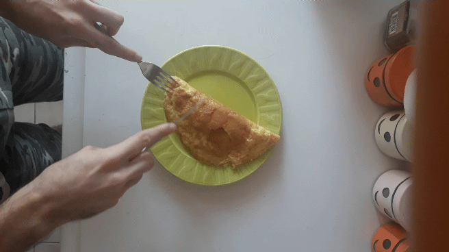 Lor Peynirli Omlet Kapama Nasıl Yapılır?