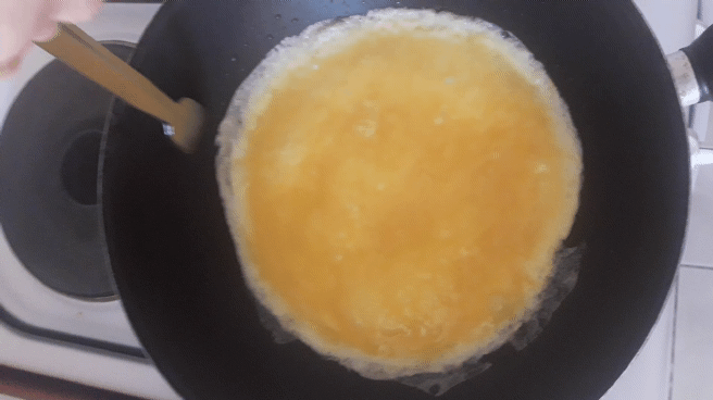 Lor Peynirli Omlet Kapama Nasıl Yapılır?