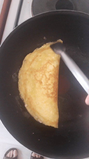 Lor Peynirli Omlet Kapama Nasıl Yapılır?