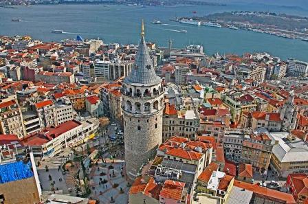 Mizahi Bir Yaklaşım: Galata Kulesine Çıkanlar Evleniyor mu?