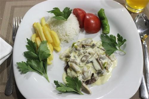 Ramazan'ın Son Günlerine Ramak Kala, Midesini Şımartmak İsteyenlere İftar Menümü Açıklıyorum!