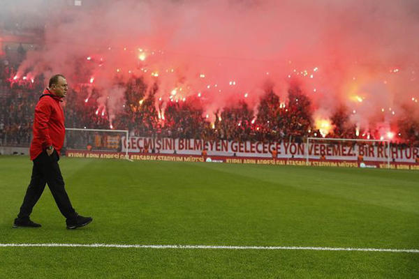 UEFA Galatasaray'ın Cezası İçin Karar Verdi: İşte Galatasaray'ın Aldığı Ceza!