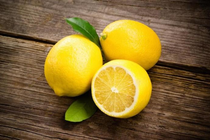 Kolları Çekinmeden Kaldırma Vakti! Koltuk Altı Kararması Doğal Yollarla Nasıl Geçer?