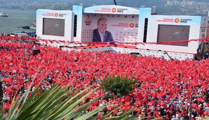 Cumhurbaşkanı Adayı Muharrem İnce Gündoğdu Meydanı'nda İzmirlilerle Buluştu