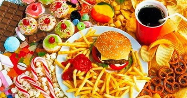 Hangi Besinler Ağız ve Diş Sağlığını Olumsuz Etkiler?