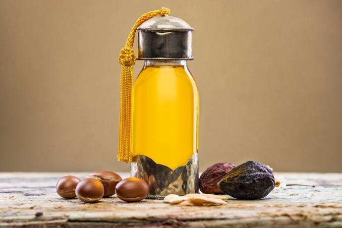 KizlarSoruyor'un Erkeklerine Özel Bence! Doğal Yağlarla Sakal Ve Bıyık Bakımı Nasıl Olur?