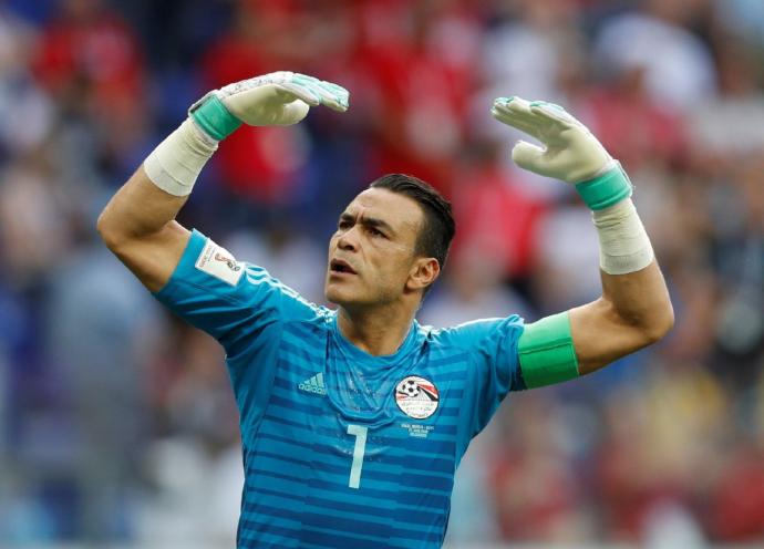 Dünya Kupası’nın En Yaşlı Futbolcusu 5 Dakikada 2 Kez Tarihe Geçti!