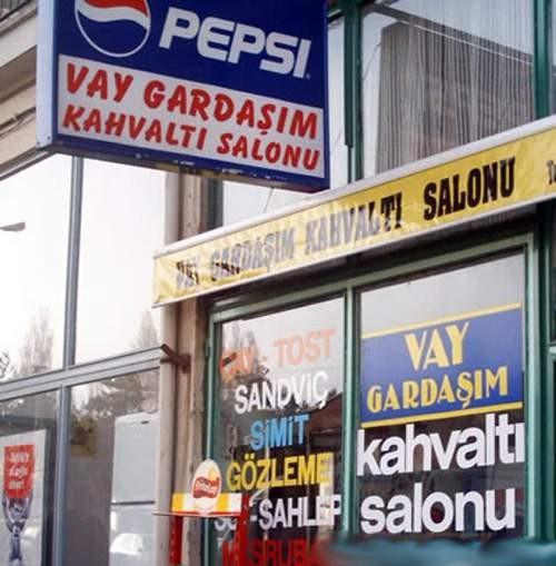İçerisine Girerken Bir Kez Daha Düşünmenizi Gerektiren Birbirinden Komik 20 Dükkan Tabelası
