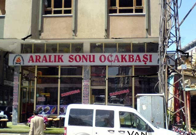 İçerisine Girerken Bir Kez Daha Düşünmenizi Gerektiren Birbirinden Komik 20 Dükkan Tabelası