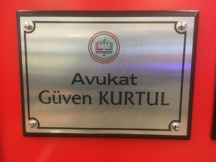 İçerisine Girerken Bir Kez Daha Düşünmenizi Gerektiren Birbirinden Komik 20 Dükkan Tabelası