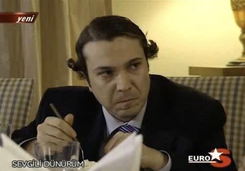 İki Karpuzu Bir Koltuğa Sığdıran, Hem Oyunculuğu Hem de Şarkıcılığıyla Göz Dolduran 14 Ünlümüz!