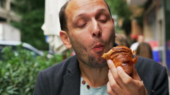 Yemek Yerken Herkesin Sinir Olacağı 8 İnsan Tipi!