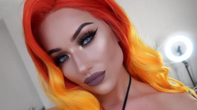 Instagram Makyaj Fenomeninin Koluna Uyguladığı O Muazzam Makyaj Videolarını İzliyorum!