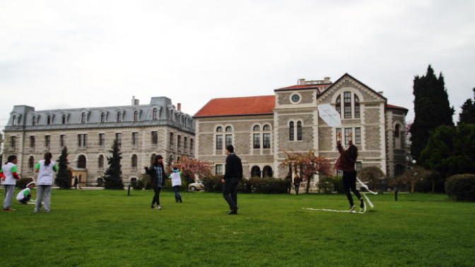 Arif V 216'nın Boğaziçi Üniversitesi'nde Çekildiğinin Kanıtları!