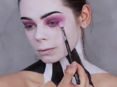 Bu Zamana Kadar Gördüğünüz Tüm Makyajları Unutun: Yeteneklerini Arşa Çıkarmış Makyaj Artistlerinin Videolarını İzliyorum!