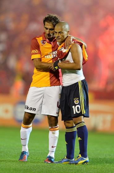 Bir Galatasaraylının Kaleminden Fenerbahçe Efsanesi: Alex De Souzayı 5 Adımda Ayrılığa Götüren Nedenler